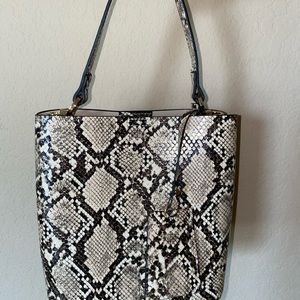Snake print bucket purse 🐍